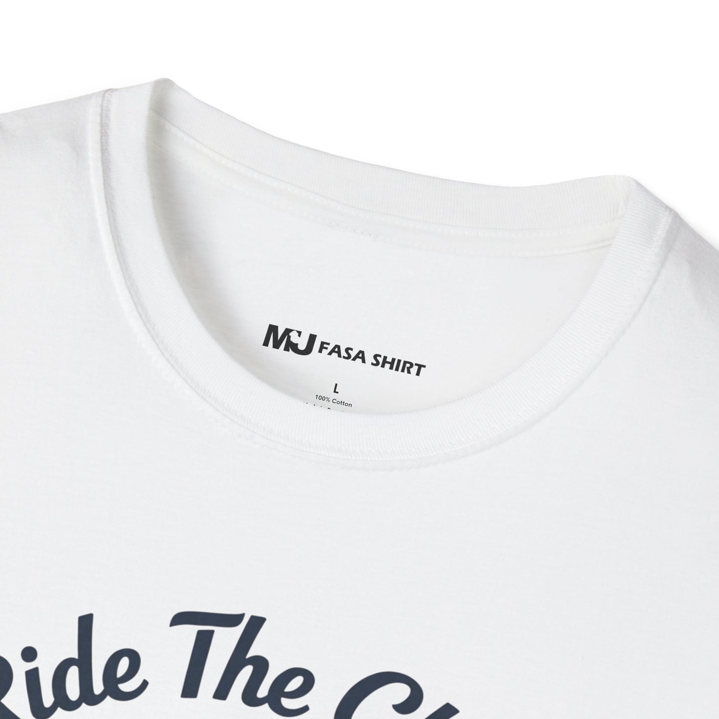 Surfer Bear | T-shirt π