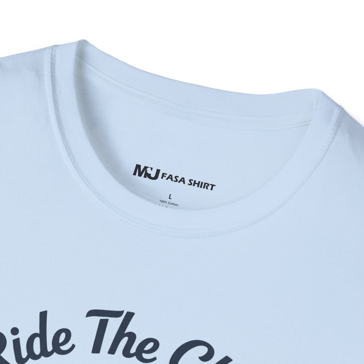 Surfer Bear | T-shirt π