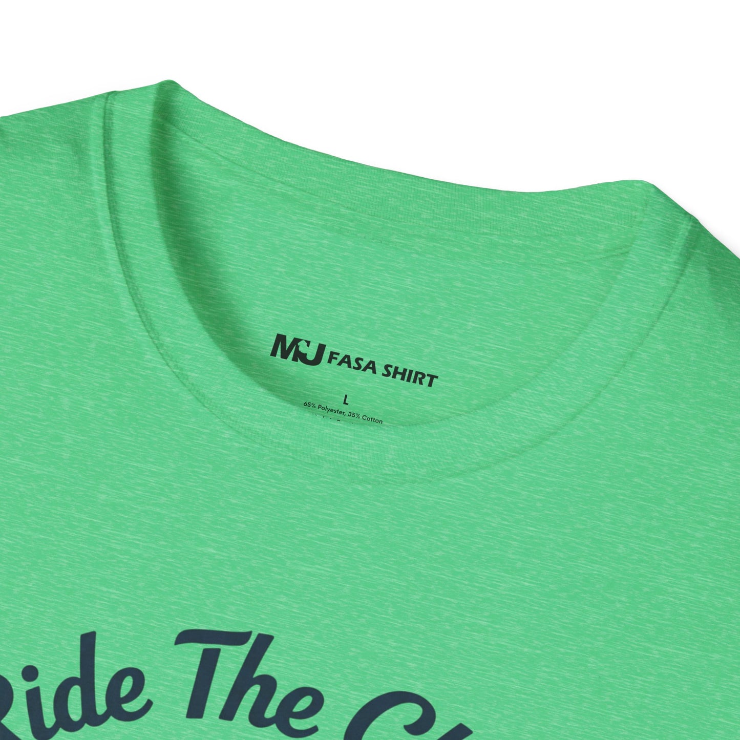 Surfer Bear | T-shirt π